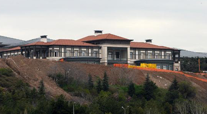 Το νέο λαμπερό παλάτι 250 δωματίων του Ερντογάν – ΦΩΤΟ