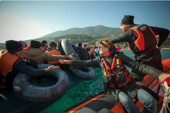 Οι φωτογραφίες της Σούζαν Σάραντον με τους πρόσφυγες στη Λέσβο – ΦΩΤΟ