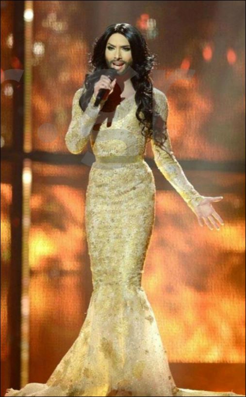 Καλλονή εμφανίστηκε στα καλλιστεία Μις Υφήλιος ως… Κοντσίτα – ΦΩΤΟ