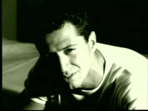 Αγνώριστος ο Δημήτρης Κόκοτας σε σπάνια εμφάνιση – ΦΩΤΟ