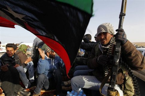 Tο ISIS συνεχίζει για δεύτερη μέρα τις επιθέσεις στη Λιβύη