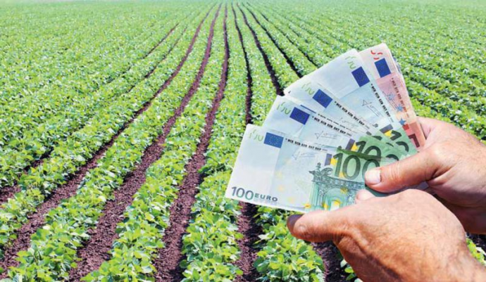 Στο τραπέζι η μείωση των εισφορών για αγρότες με εισόδημα έως 5.000 ευρώ