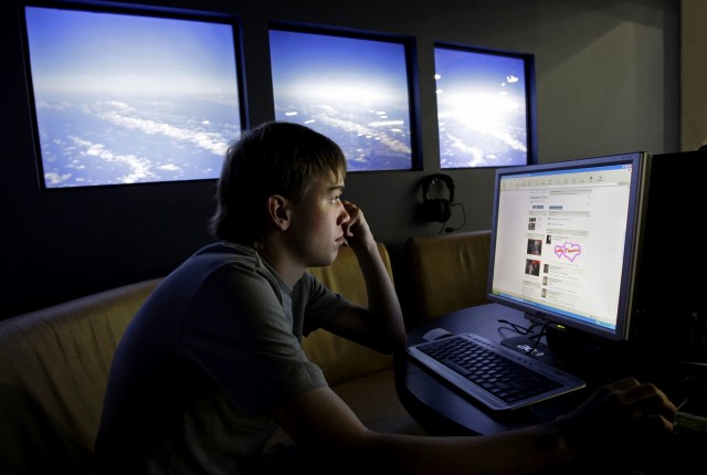Facebook και μέσα κοινωνικής δικτύωσης- Οι πιο επικίνδυνες ώρες για ένα παιδί