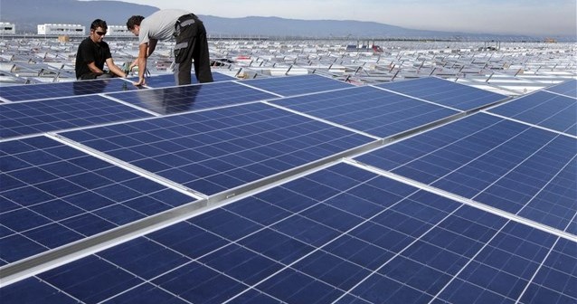 Γαλλία: Τοποθέτηση ηλιακών συλλεκτών σε 1.000 χιλιόμετρα