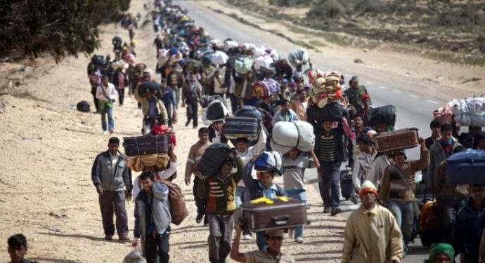Politico: Απροθυμία πολλών κρατών να αναλάβουν ευθύνες για το προσφυγικό