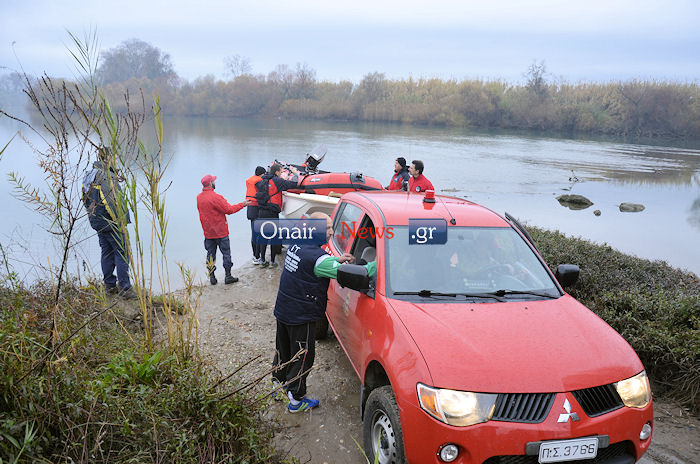 Ώρες αγωνίας για τους δύο αγνοούμενους στο Μεσολόγγι – Άκαρπες οι έρευνες