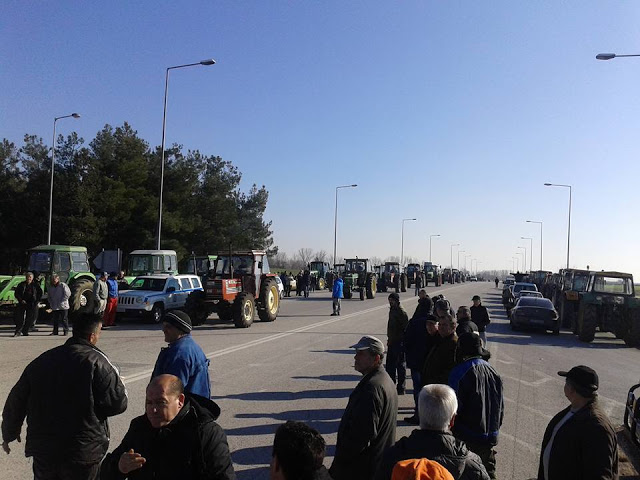 Μπλόκα αγροτών σε όλη τη Θράκη – ΦΩΤΟ