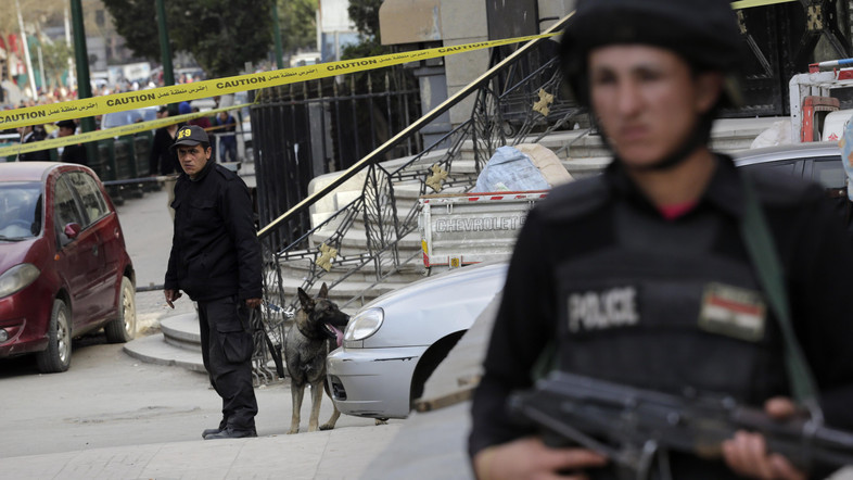 Έκρηξη βόμβας με έξι νεκρούς στο Κάιρο