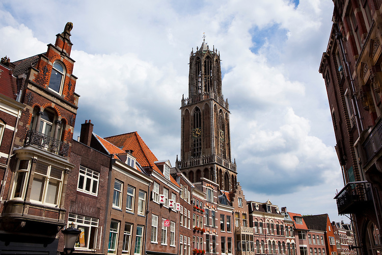 Oι καμπάνες ηχούσαν στο ρυθμό του “Space Oddity”… προς τιμή του Bowie – ΒΙΝΤΕΟ