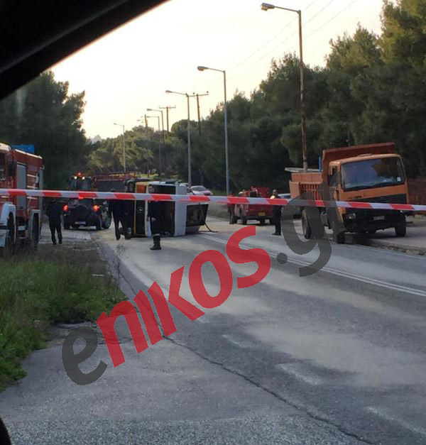 Ανατροπή βυτιοφόρου στην Πεντέλης – ΦΩΤΟ