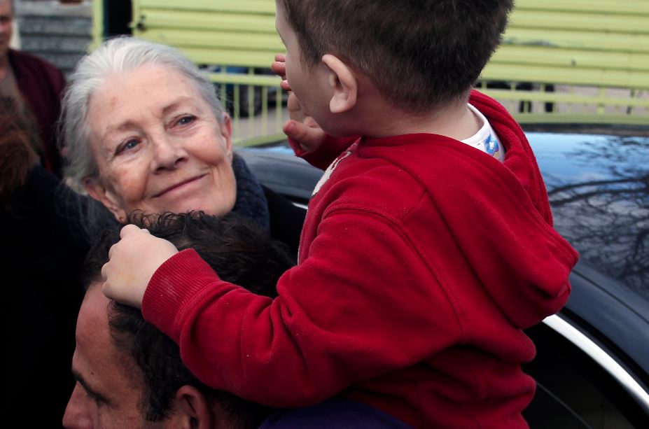 Η Βανέσα Ρεντγκρέιβ με την Μιμή Ντενίση στον Ελαιώνα – ΦΩΤΟ
