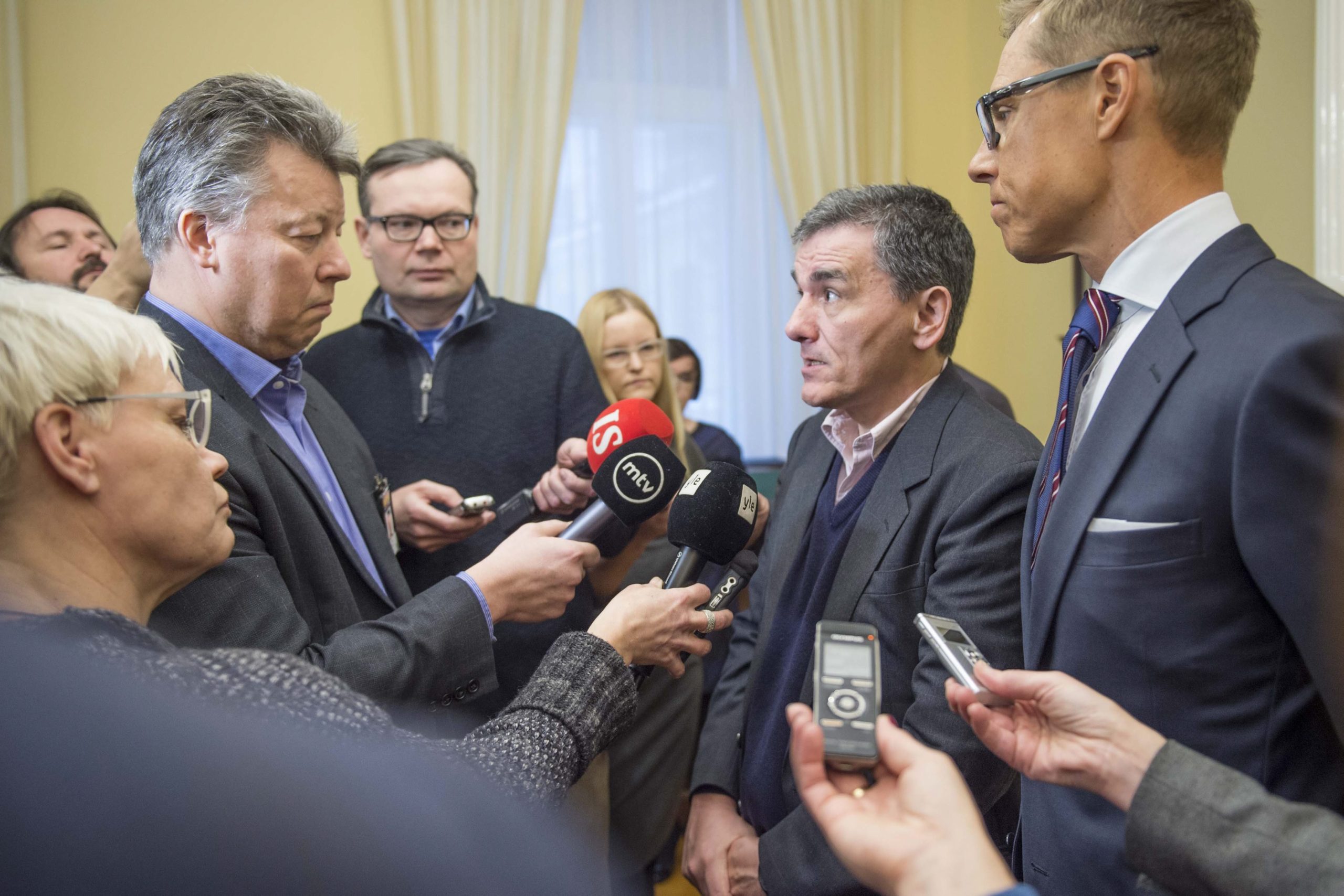 Το γλυκό κέρασμα του Στουμπ στον Τσακαλώτο – ΦΩΤΟ