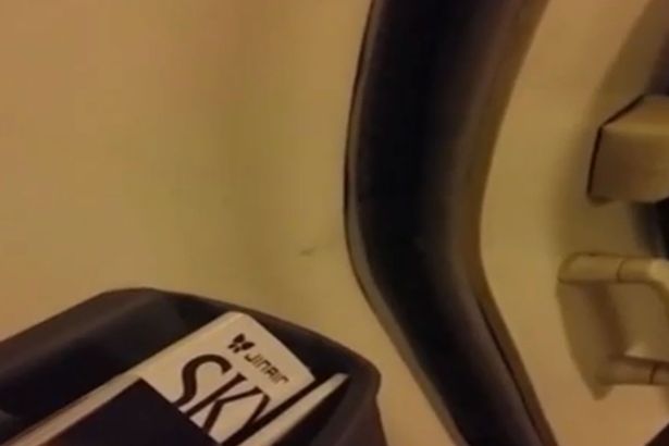 Ανακάλυψαν ότι η πόρτα του αεροπλάνου δεν είχε κλείσει στα 10.000 πόδια – ΒΙΝΤΕΟ