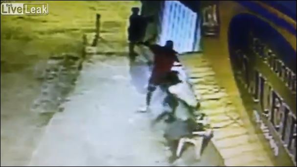 Δολοφονική επίθεση με ματσέτα στη Βραζιλία – ΒΙΝΤΕΟ