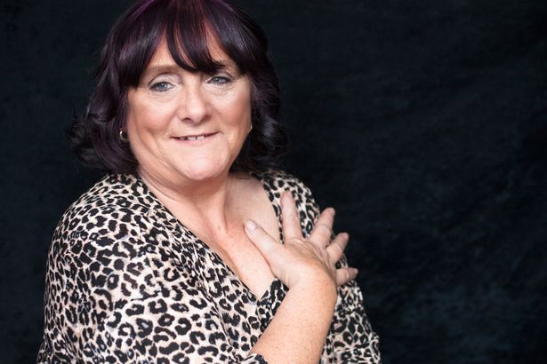 Έκοψε το κάπνισμα όταν… κατάλαβε ότι της στοιχίζει περισσότερο από την κηδεία της