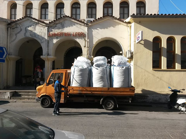 Ξάνθη – Μάζεψαν καπάκια για αναπηρικό καροτσάκι