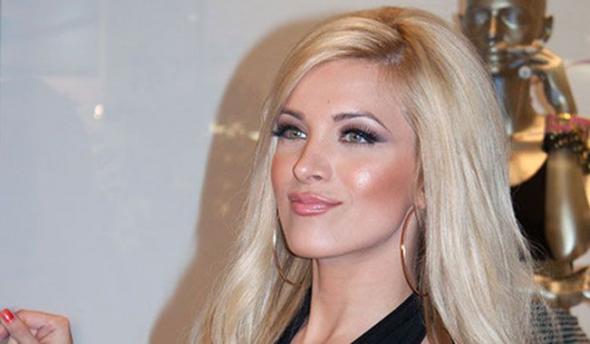 Η γυμναστική της Καινούργιου στην… φύση – ΦΩΤΟ