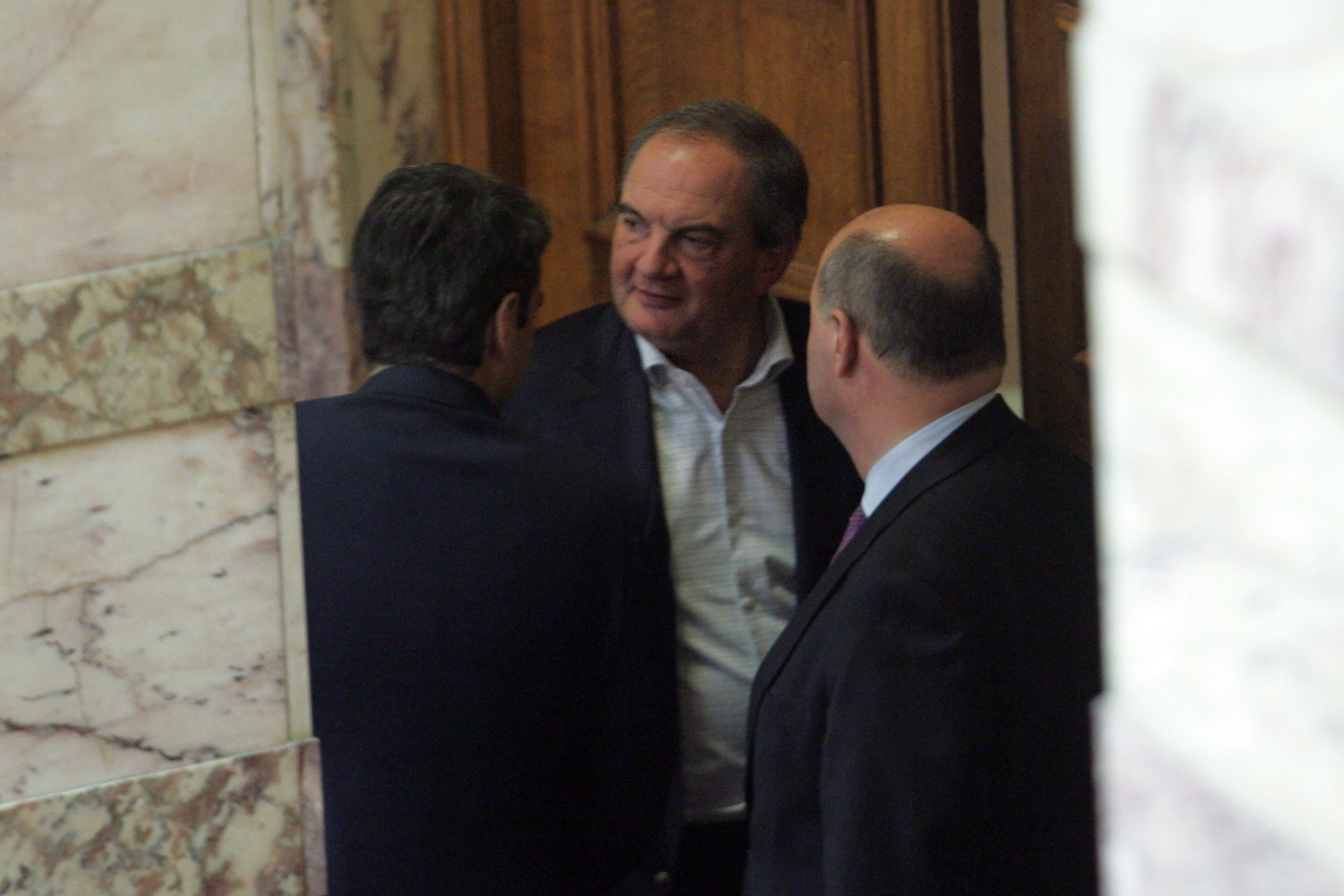 Το “πηγαδάκι” Καραμανλή- Μητσοτάκη-Τσιάρα – ΦΩΤΟ