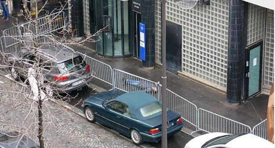 Συναγερμός στο Παρίσι και μνήμες από το αιματοκύλισμα