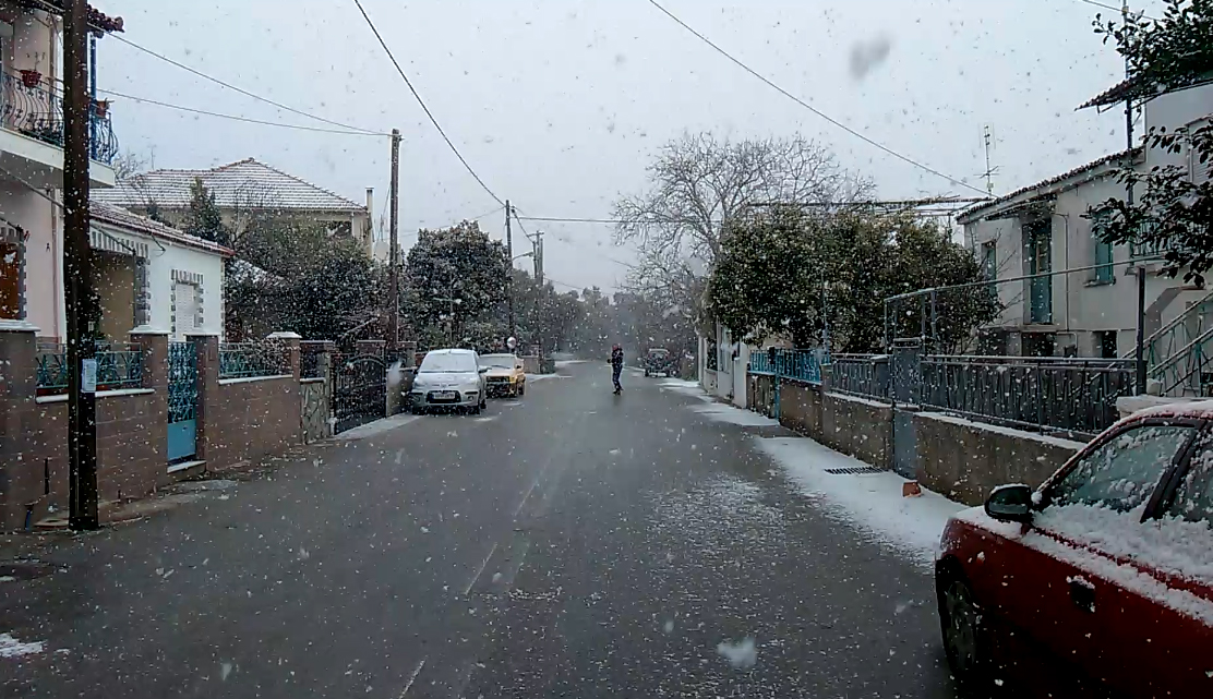 Χιονίζει στη Λέσβο – ΦΩΤΟ