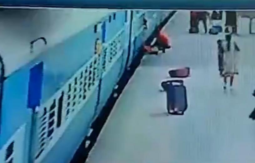 Σκοτώθηκε προσπαθώντας να κατέβει από το τρένο – ΒΙΝΤΕΟ