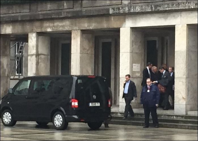 Ο Τσακαλώτος αποχωρεί από το γερμανικό ΥΠΟΙΚ – ΦΩΤΟ