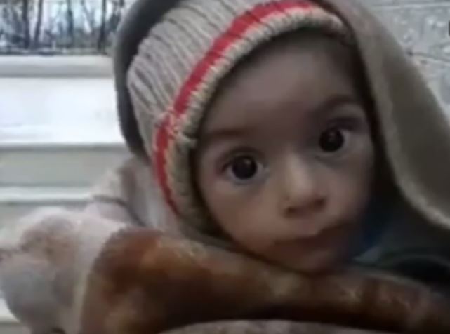 Συγκλονιστικές εικόνες με σκελετωμένα παιδιά στη Συρία – ΒΙΝΤΕΟ