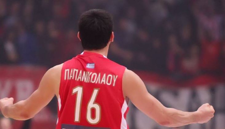 Το “καλωσόρισμα” του Ολυμπιακού στον Παπανικολάου – ΒΙΝΤΕΟ