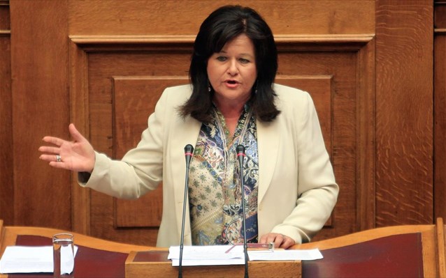 Η απάντηση της Καφαντάρη για το διορισμό του συζύγου της