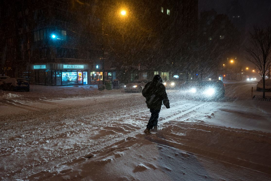 Χιονοθύελλα “σαρώνει” την Νέα Υόρκη – ΦΩΤΟ