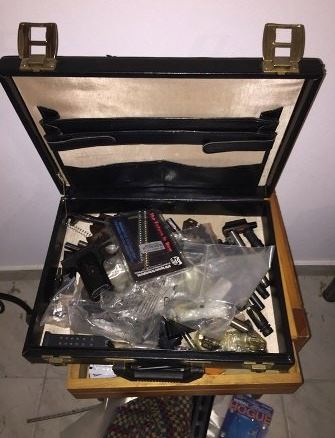 Τρεις συλλήψεις για το διαμέρισμα – “οπλοστάσιο” στην Κρήτη