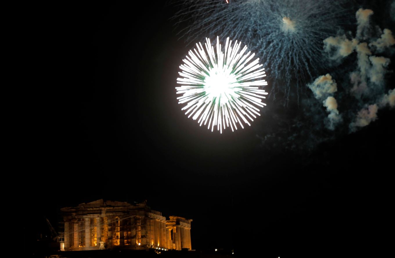 Έτσι καλωσόρισε η Αθήνα το νέο έτος – ΒΙΝΤΕΟ – ΦΩΤΟ