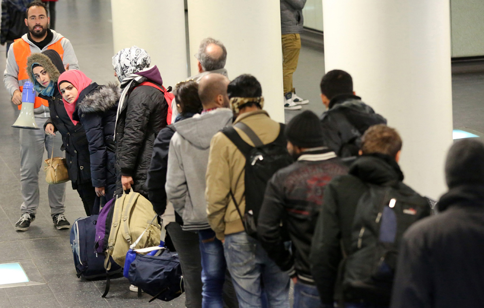 Η Σουηδία σχεδιάζει την απέλαση 80.000 μεταναστών