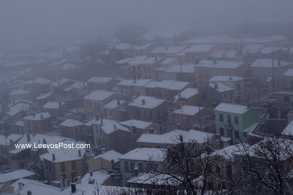 Σε λευκό κλοιό η Λέσβος – ΦΩΤΟ