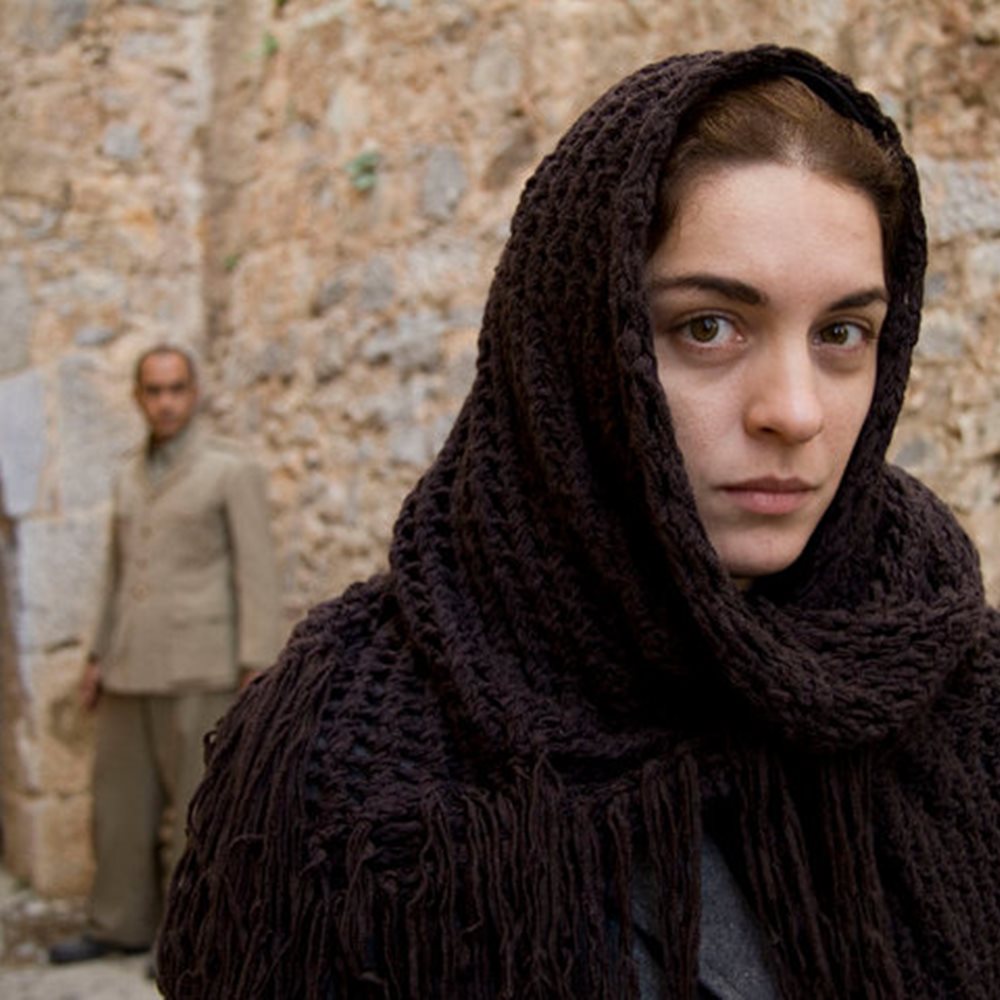 Γυρνάει στο Νησί… απλήρωτη!