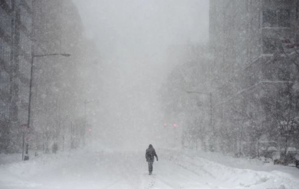Η United Airlines ακυρώνει όλες τις πτήσεις της λόγω της κακοκαιρίας