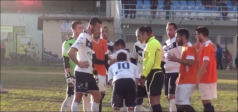 To βίντεο με τα… γαλλικά του διαιτητή από τη Φθιώτιδα που έγινε viral