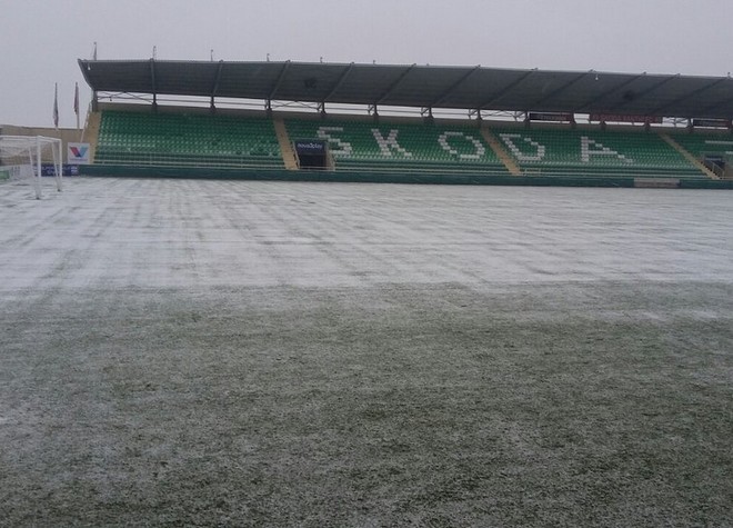 Στα λευκά το γήπεδο της Ξάνθης πριν το ματς με τον ΠΑΟΚ – ΦΩΤΟ