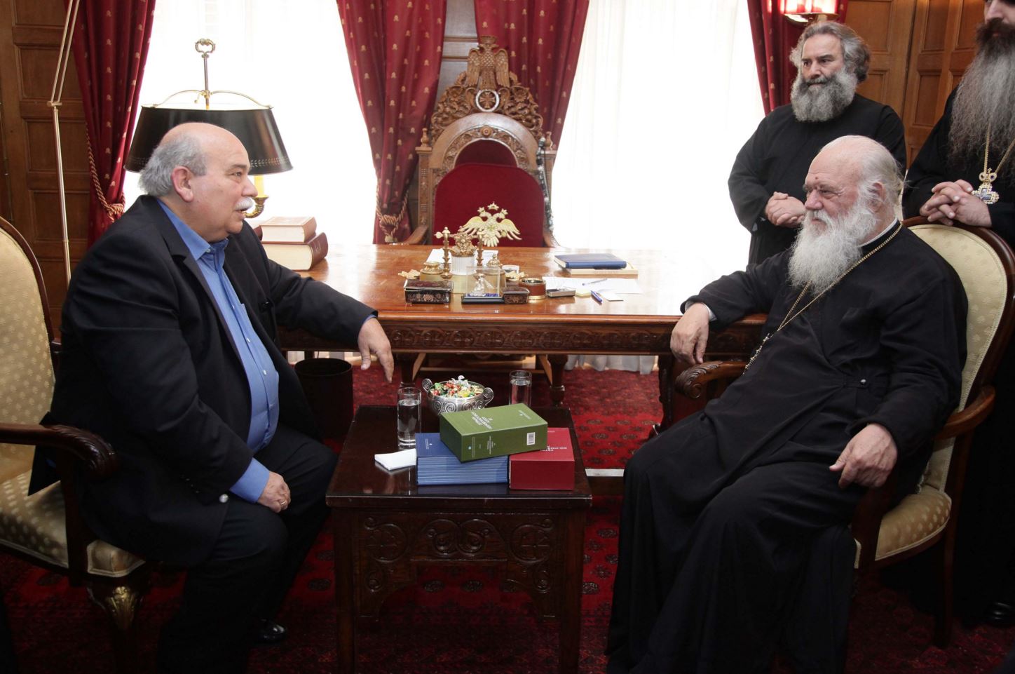 Συνάντηση Βούτση-Ιερώνυμου στην Αρχιεπισκοπή Αθηνών – ΦΩΤΟ