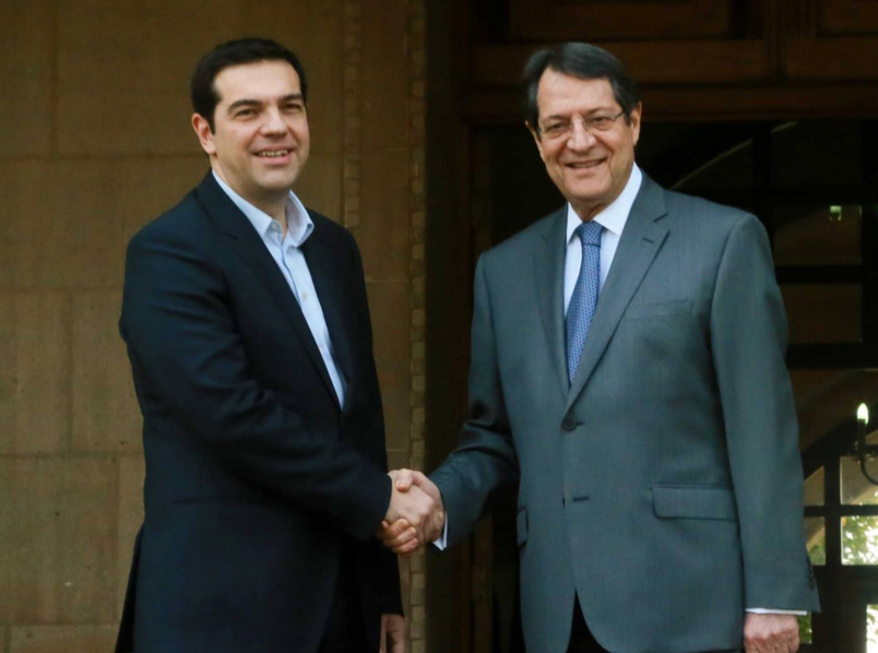 Συνάντηση Τσίπρα-Αναστασιάδη στο Νταβός για το Κυπριακό