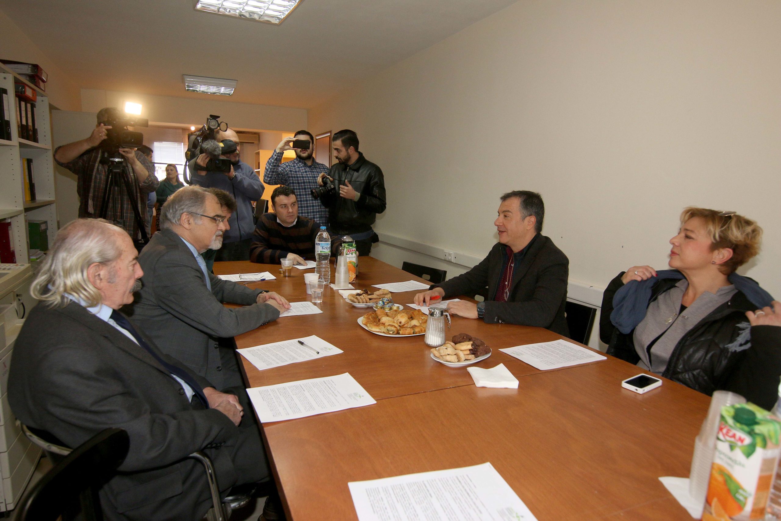 Άδικο χαρακτήρισε o Θεοδωράκης τον ειδικό φόρο κατανάλωσης στο κρασί