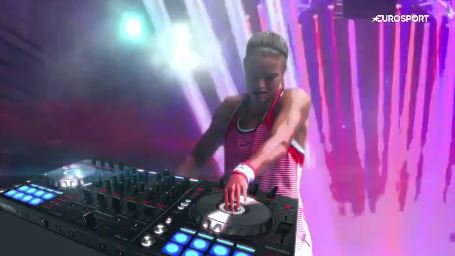 Η Σάκκαρη σε ρόλο DJ – ΒΙΝΤΕΟ