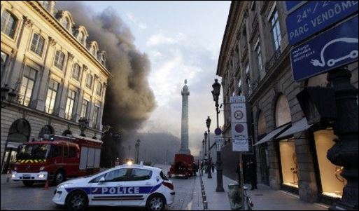 Φωτιά σε μεγάλο ξενοδοχείο του Παρισιού – ΦΩΤΟ