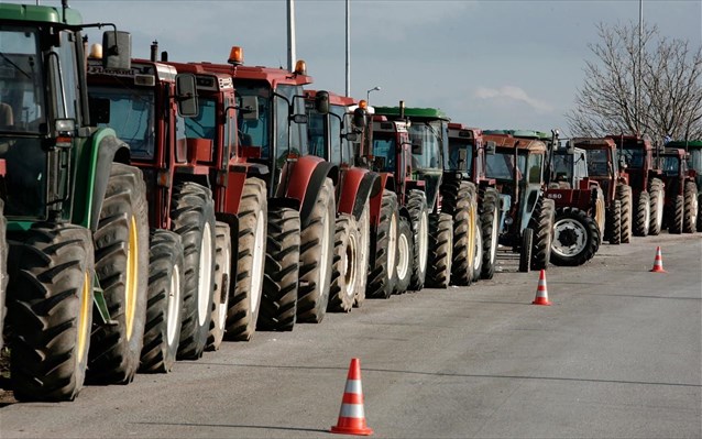 Οι αγρότες «έκοψαν» στα δύο την Πελοπόννησο