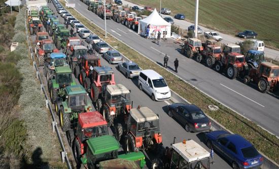 Αποφασισμένοι να μην κάνουν πίσω οι αγρότες