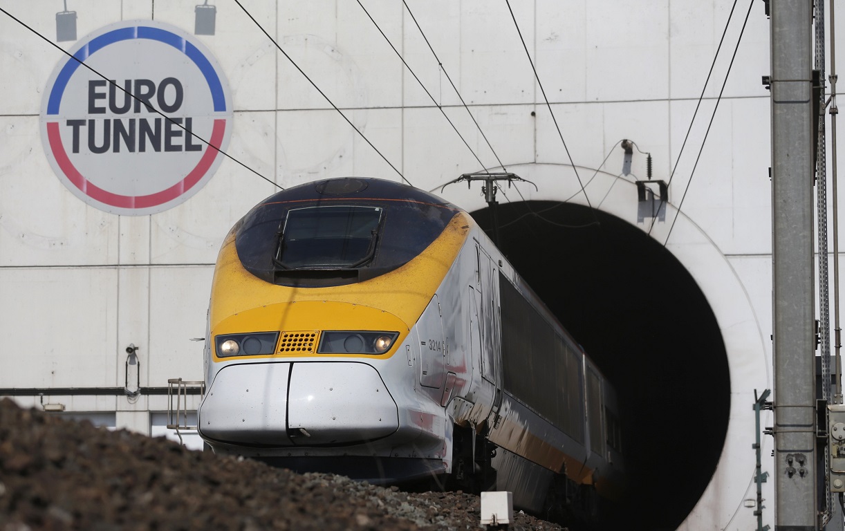 Γαλλία – “Θρίλερ” για 700 επιβάτες που εγκλωβίστηκαν σε τρένο του Eurostar