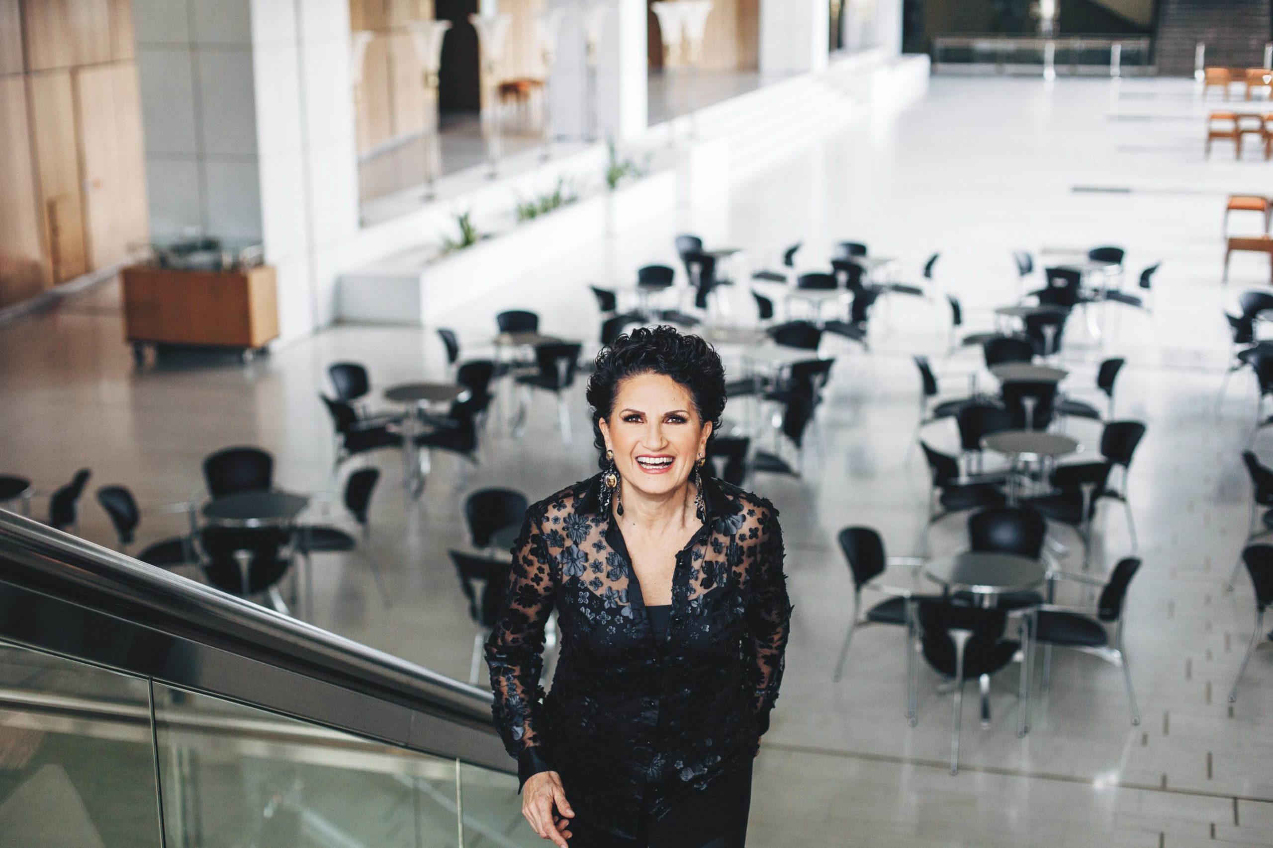 Επιστρέφει στο Μέγαρο Μουσικής