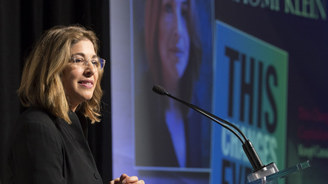 Το νέο βιβλίο της Ναόμι Κλάιν για τον “επερχόμενο όλεθρο”