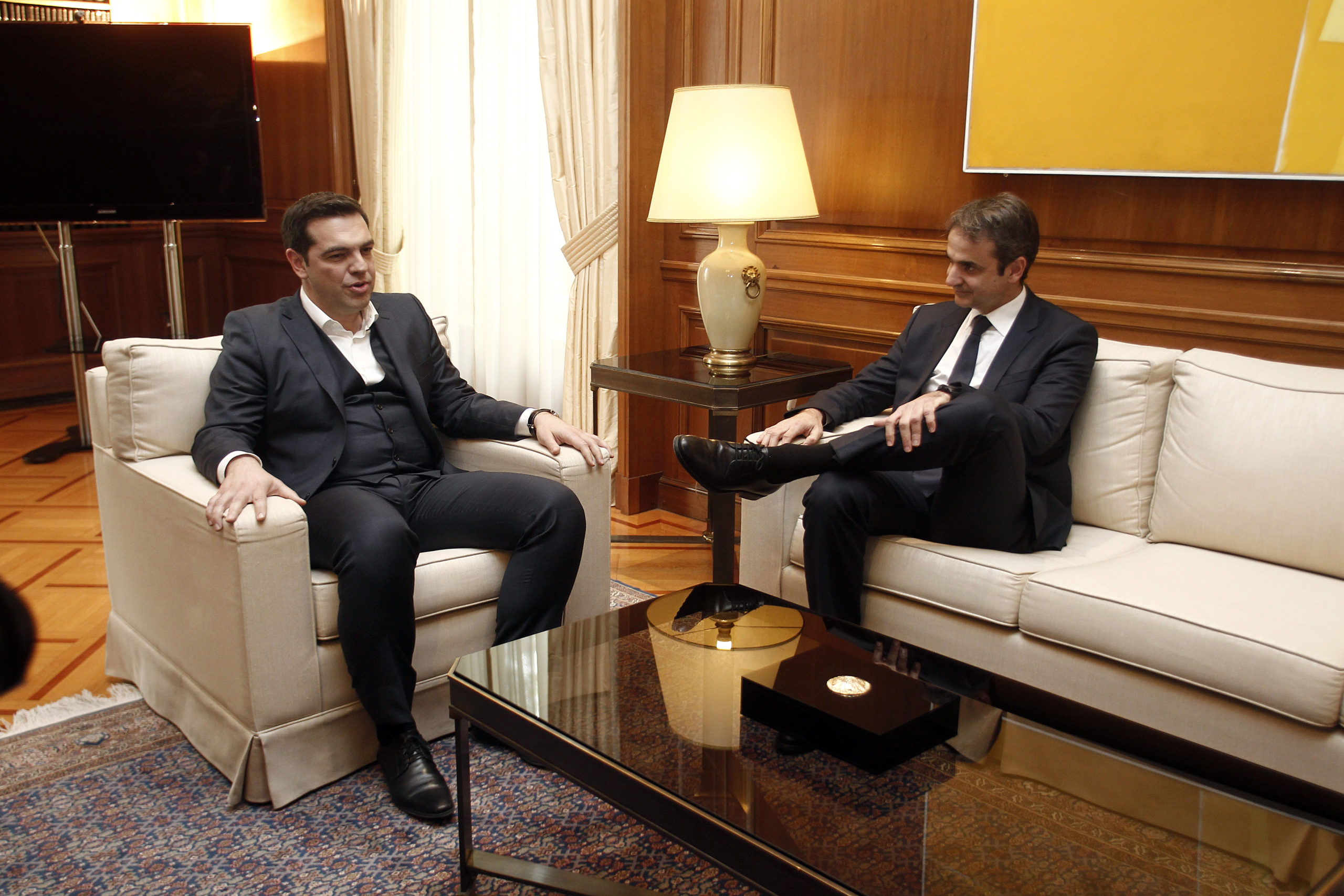 Αυτά ζήτησε ο Τσίπρας από τον Μητσοτάκη