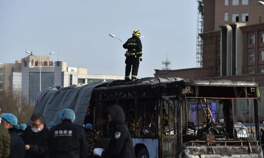 Εμπρησμός λεωφορείου στην Κίνα – 14 νεκροί και 32 τραυματίες – ΒΙΝΤΕΟ